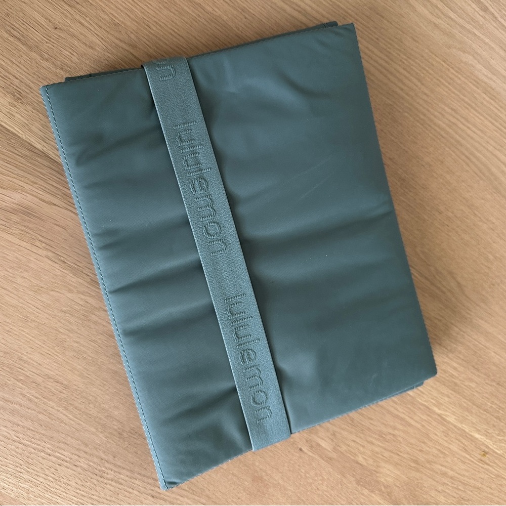 lululemon new parent backpack - Picture 12 of 13